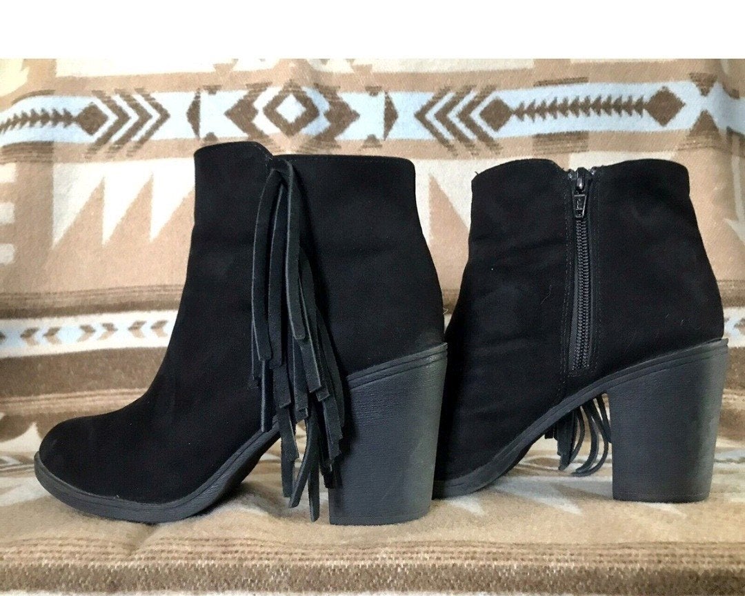 Zwarte suède enkellaarsjes met franjes - Maat 37, Kleding | Dames, Zwart, Lage of Enkellaarzen, Onbekend, Nieuw