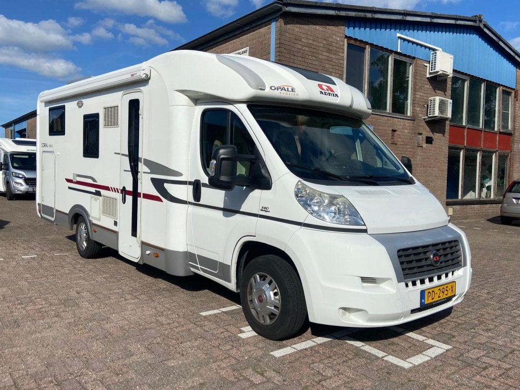 Adria Coral 690 SC Plus Queensbed !, Ringverwarming, Fiat, Tot en met 2, Bedrijf