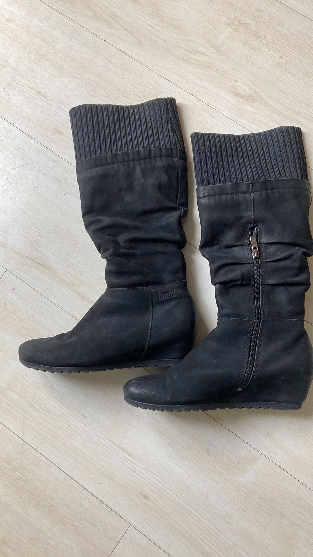 Zwarte suede laarzen met sleehak. Maat 5, Ophalen of Verzenden, Zo goed als nieuw, Zwart, Hoge laarzen