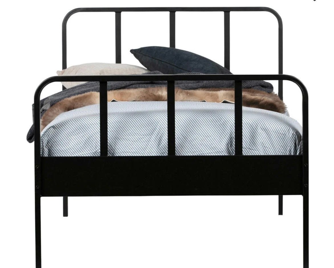 Bed 90x200 Woood Mees, Ophalen, 90 cm, Eenpersoons, Zo goed als nieuw
