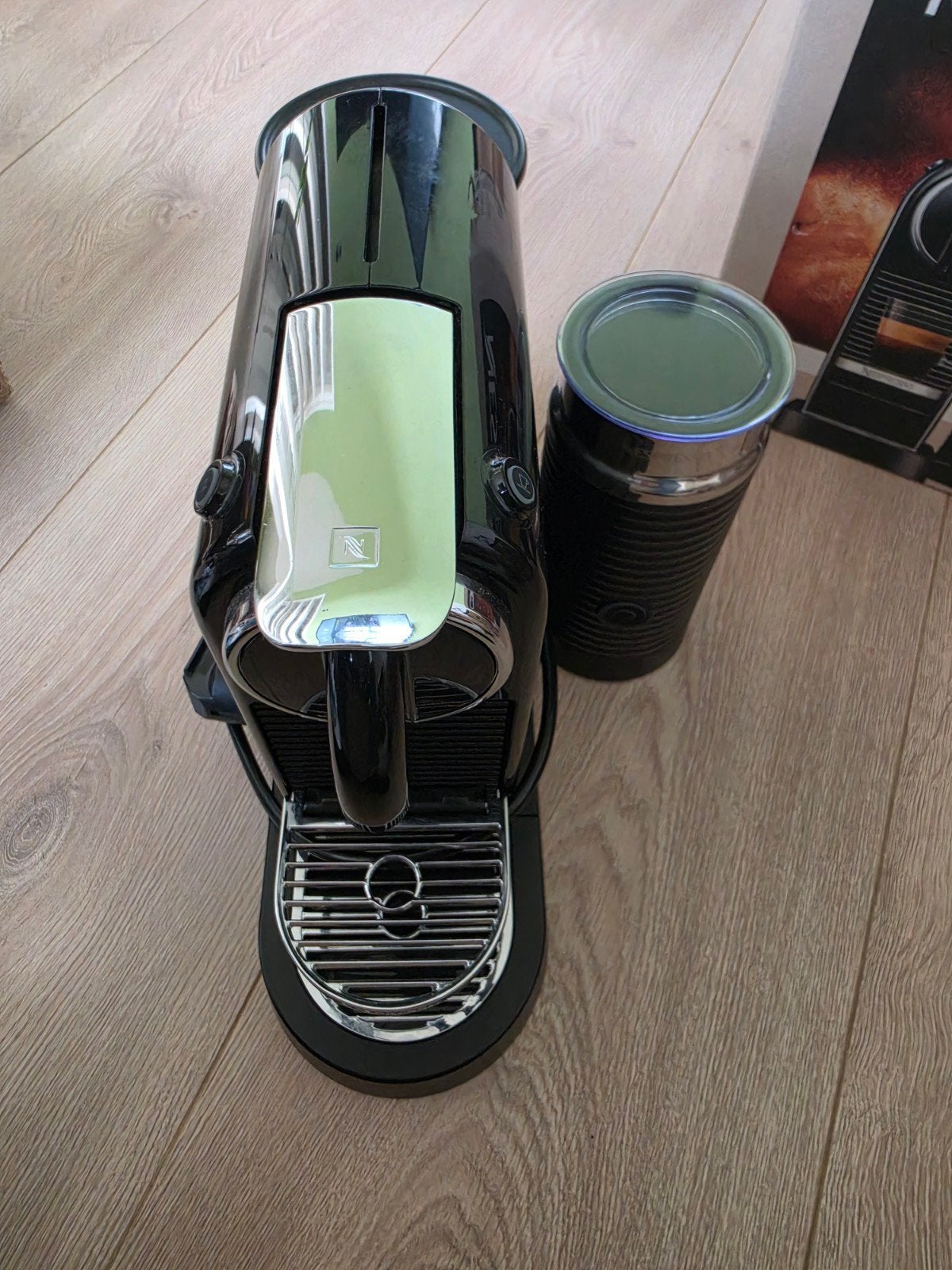 Nespresso citiz & milk met melkopschuimer, Ophalen, Espresso apparaat, Zo goed als nieuw, 1 kopje