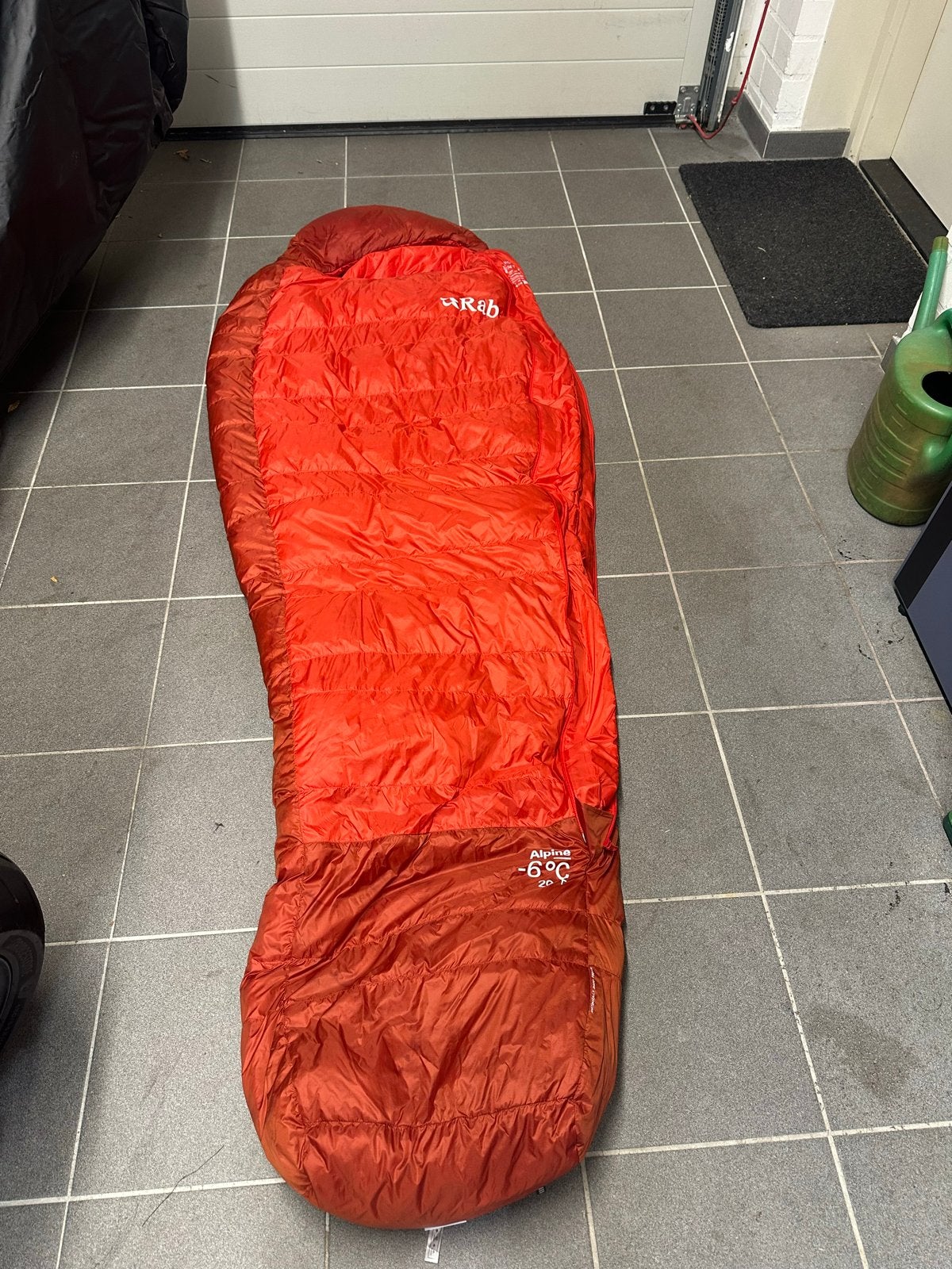 Rab Alpine -6C / 20F donzen slaapzak - Regular, Ophalen of Verzenden, Gebruikt