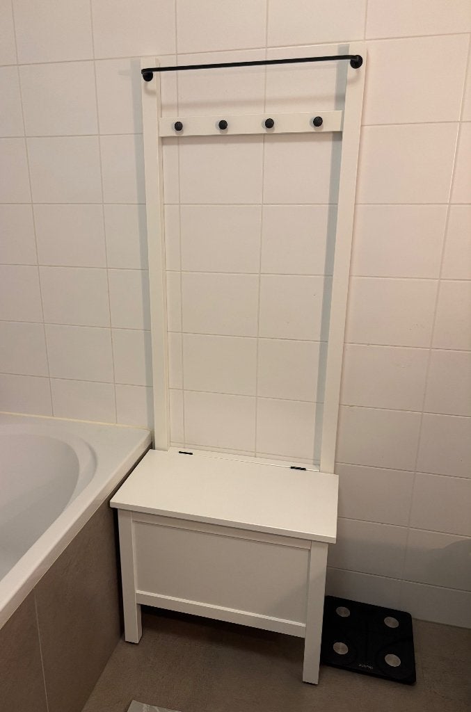 IKEA HEMNES opbergbank met handdoekenrek en 4 haken, Ophalen, (Half)hoge kast, 50 tot 100 cm, Zo goed als nieuw