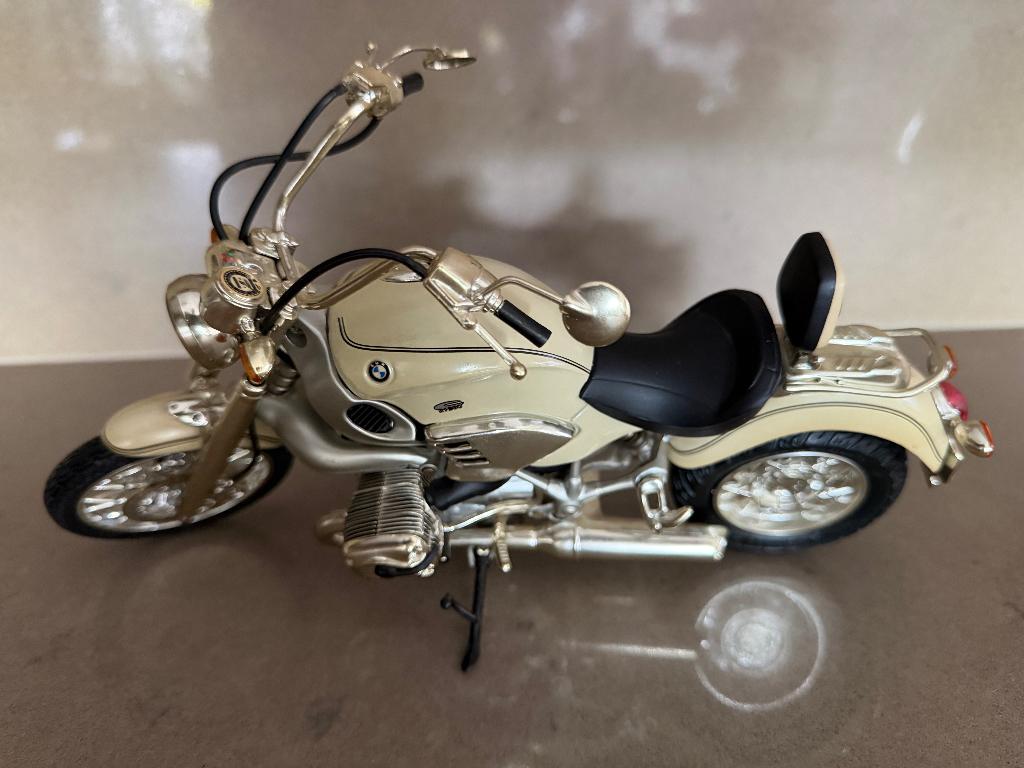 Schaalmodel BMW R1200C Avantgarde (motor cruiser), Hobby en Vrije tijd, Modelauto's | 1:18, Ophalen of Verzenden, Zo goed als nieuw