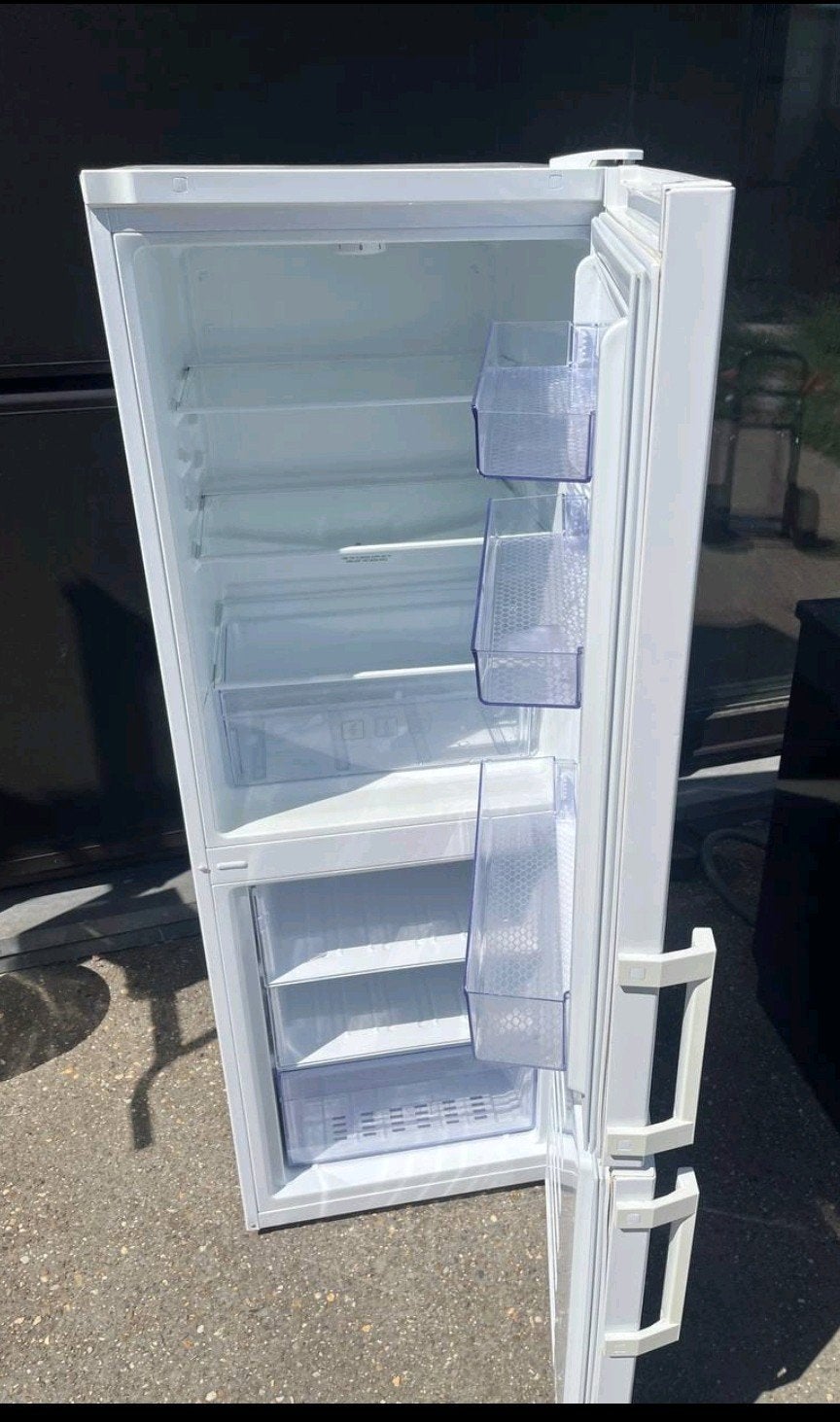 Beko Koel-vriescombinatie - Goed werkend met gebruikssporen, Witgoed en Apparatuur, Koelkasten en IJskasten, 150 tot 200 liter