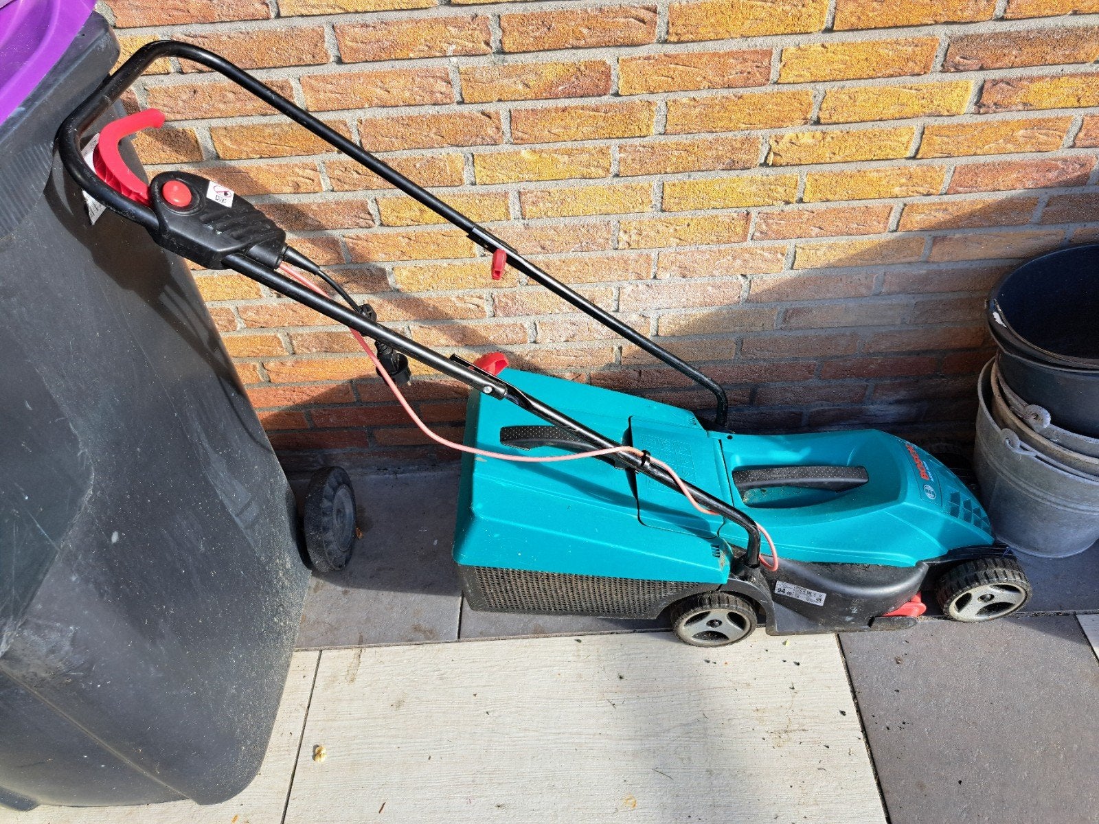 Bosch ARM 3200 Elektrische Grasmaaier - Zo goed als nieuw, Ophalen, Cirkelmaaier, Elektrische grasmaaier, Zo goed als nieuw