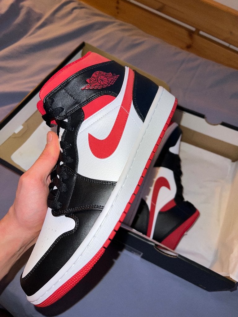 Nike Air Jordan 1 Mid Gym Red Black White (US10 / EU44), Overige kleuren, Nieuw, Ophalen of Verzenden, Sneakers of Gympen