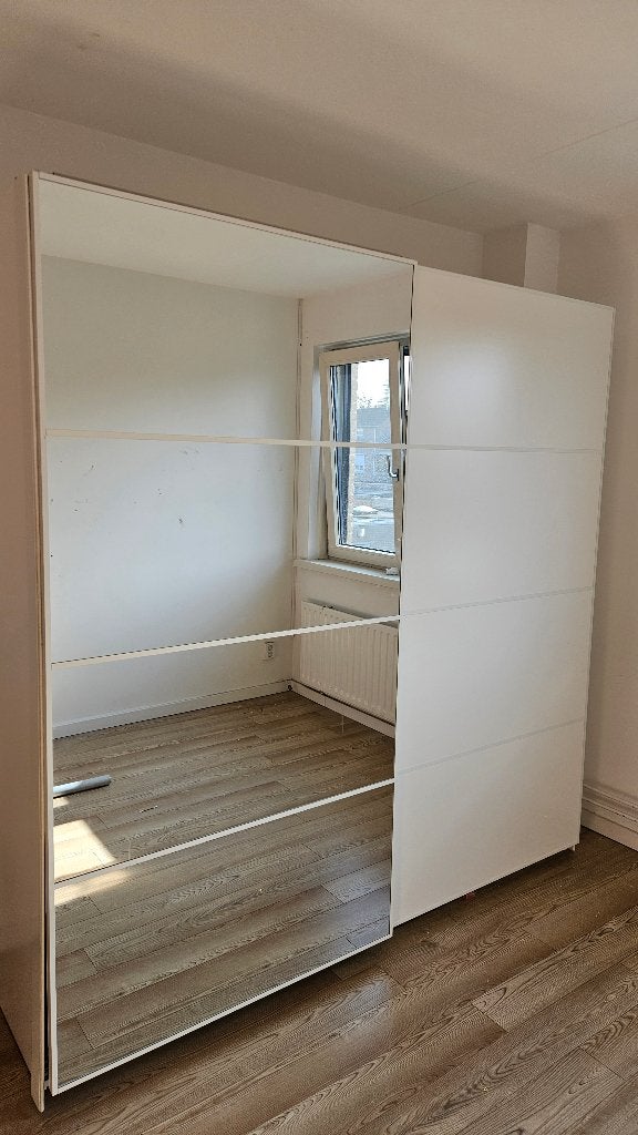 IKEA Pax kast met schuifdeuren en verlichting (201x200x58cm), Overige materialen, 200 cm of meer, Zo goed als nieuw, 200 cm of meer