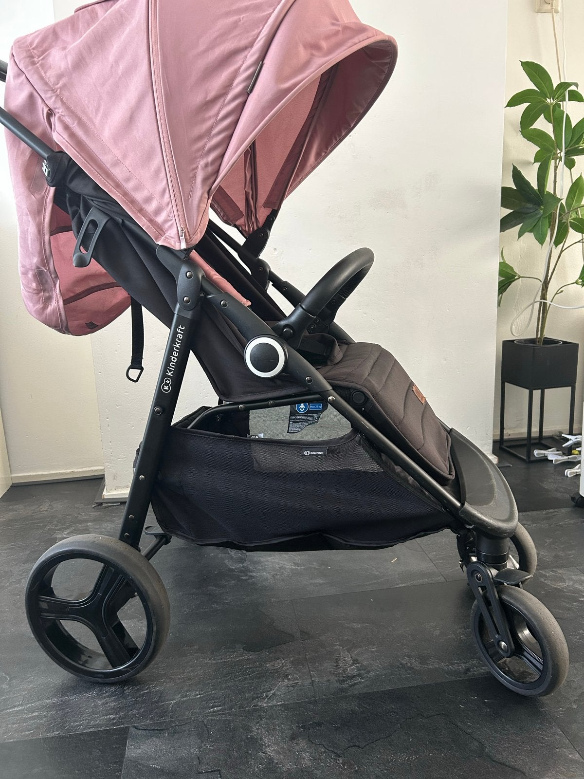 Kinderkraft Buggy Roze - Zo goed als nieuw, Ophalen, Zo goed als nieuw, Overige merken, Verstelbare rugleuning
