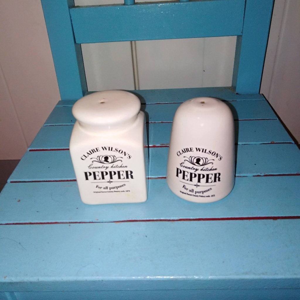 Claire Wilson's peper potjes Country Kitchen 2 stuks, Ophalen, Gebruikt, Overige merken, Overige typen