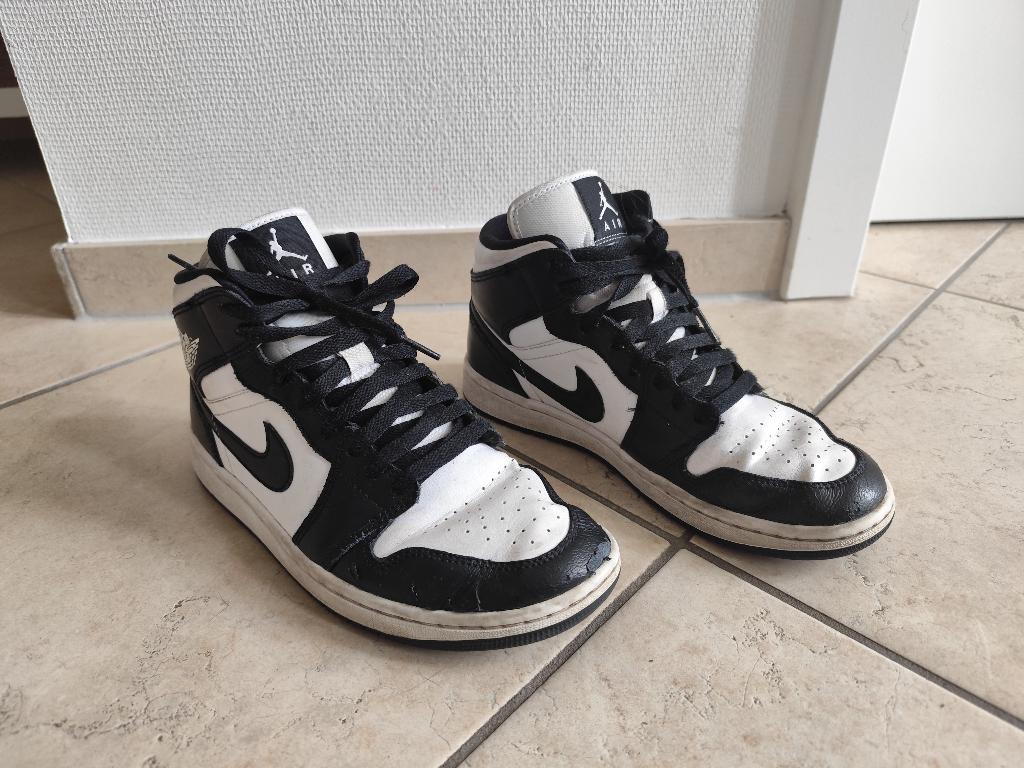 Nike Air Jordan 1 mid maat 39, Kleding | Dames, Schoenen, Nike Air Jordan, Zwart, Ophalen of Verzenden, Sneakers of Gympen
