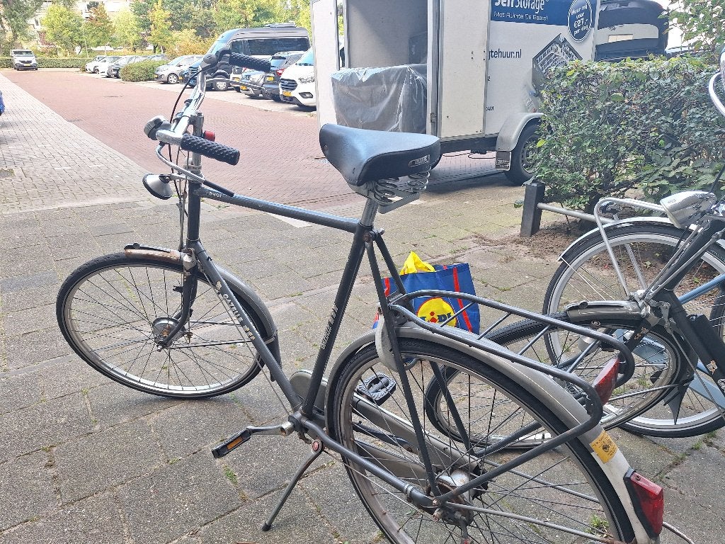 Gazelle Primeur met buizenremmen.