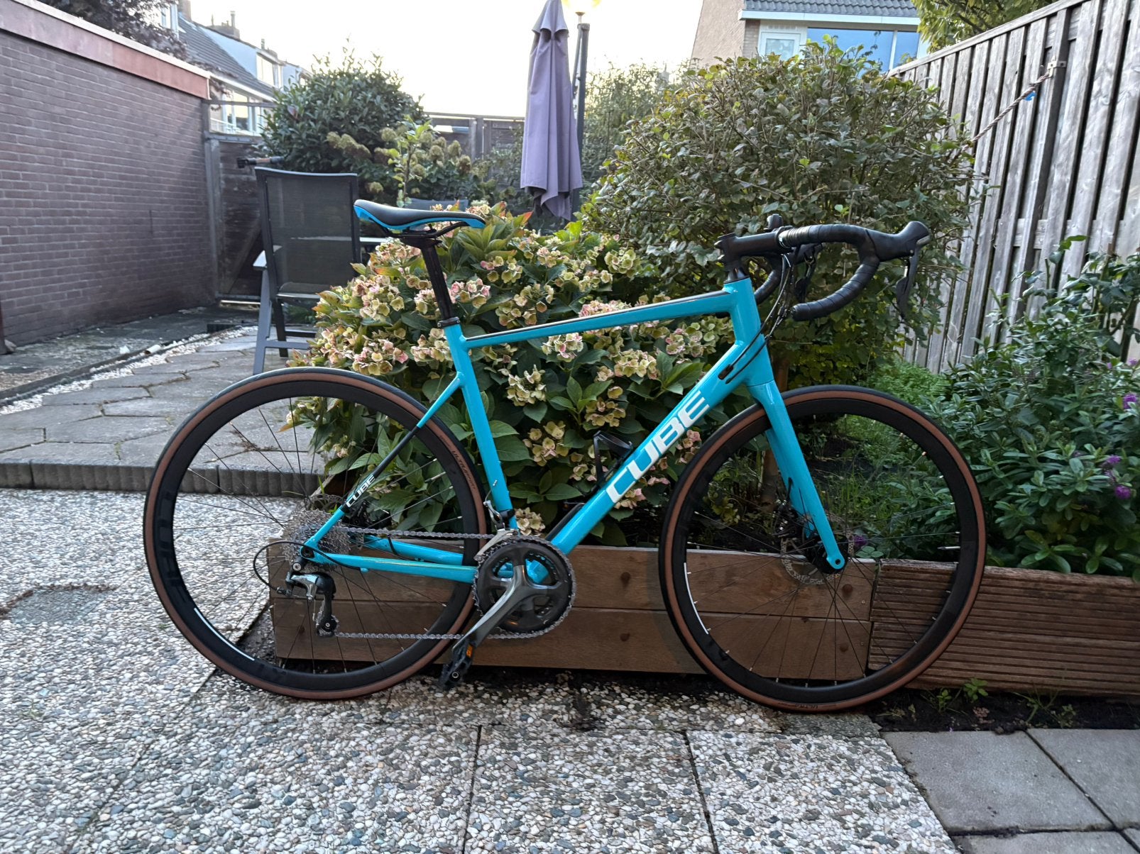 Cube Attain Race - maat 58, blauw, zeer netjes