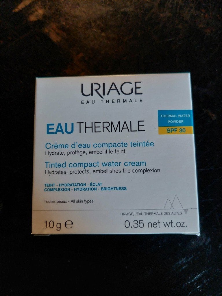 Uriage EAU Thermale Getinte Hydraterende Compact SPF30, Sieraden, Tassen en Uiterlijk, Bruin, Gehele gezicht, Nieuw, Ophalen of Verzenden