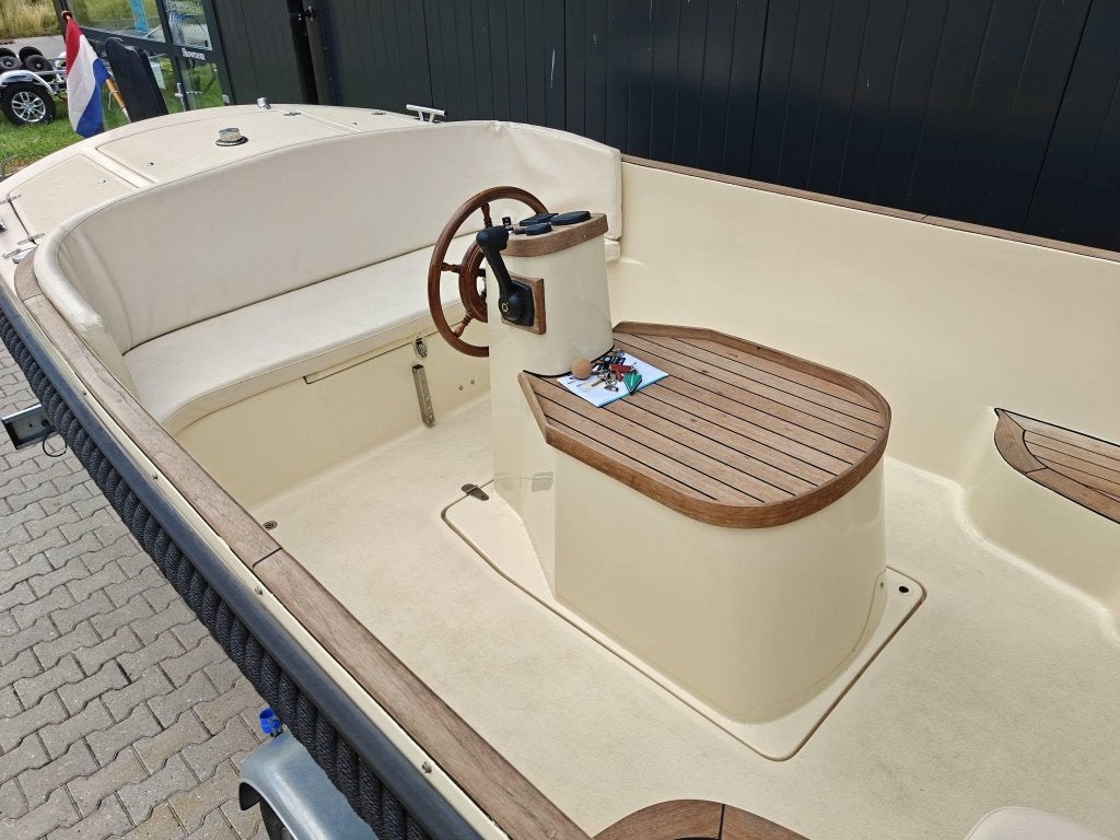 Nicki 625 Sloep - Volvo Penta Diesel | 425 hr. | + trailer, Watersport en Boten, Vis- en Consoleboten, Gebruikt, Binnenboordmotor