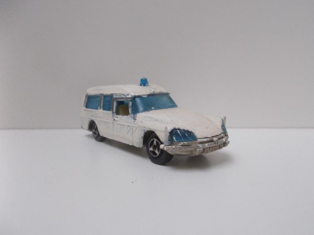 5733 Citroën DS 21 Ambulance Majorette No 206, Ophalen of Verzenden, Gebruikt, Auto