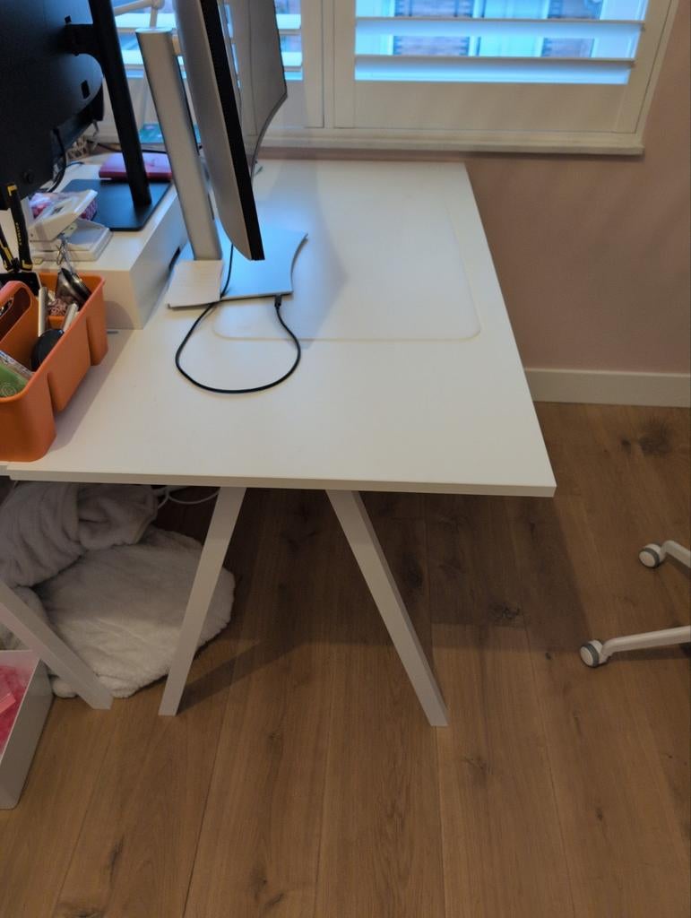 IKEA TROTTERN Bureau met onderstel en tafelblad (120x70), Ophalen, Zo goed als nieuw