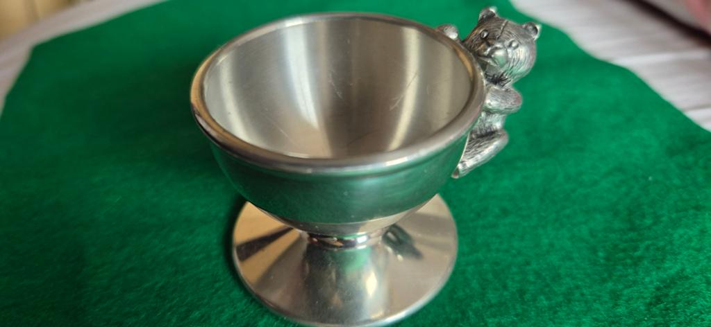 Royal Selangor Tinnen Eierdopje met Beer, Antiek en Kunst, Antiek | Tin, Ophalen of Verzenden