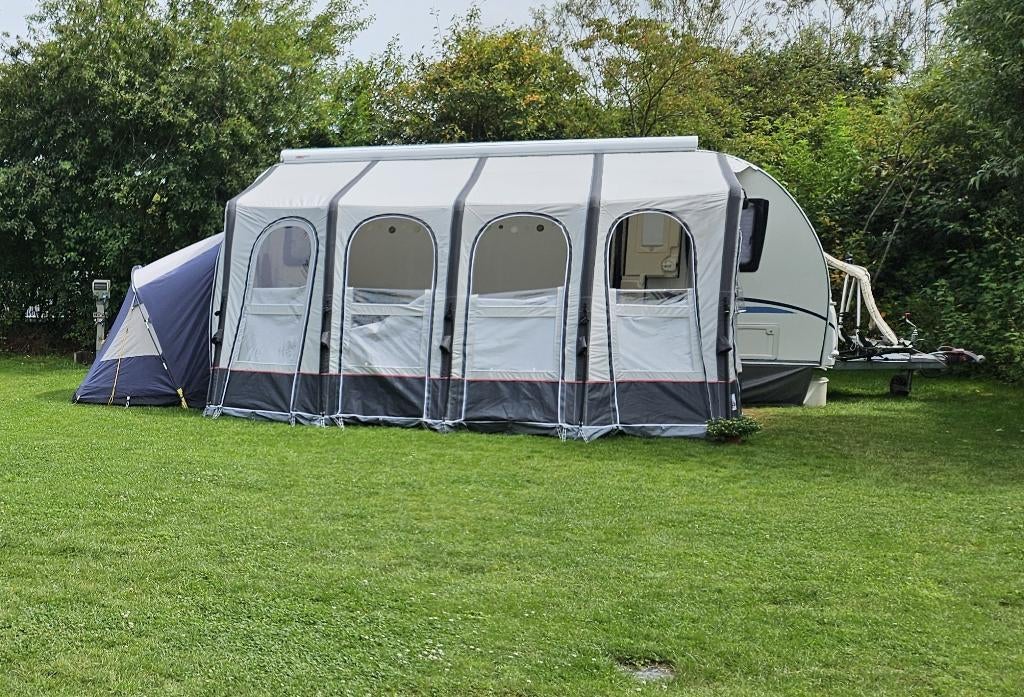 Opblaasbare voortent: Dorema Futura 440 air all season, Caravans en Kamperen, Voortenten en Luifels, Ophalen, Zo goed als nieuw