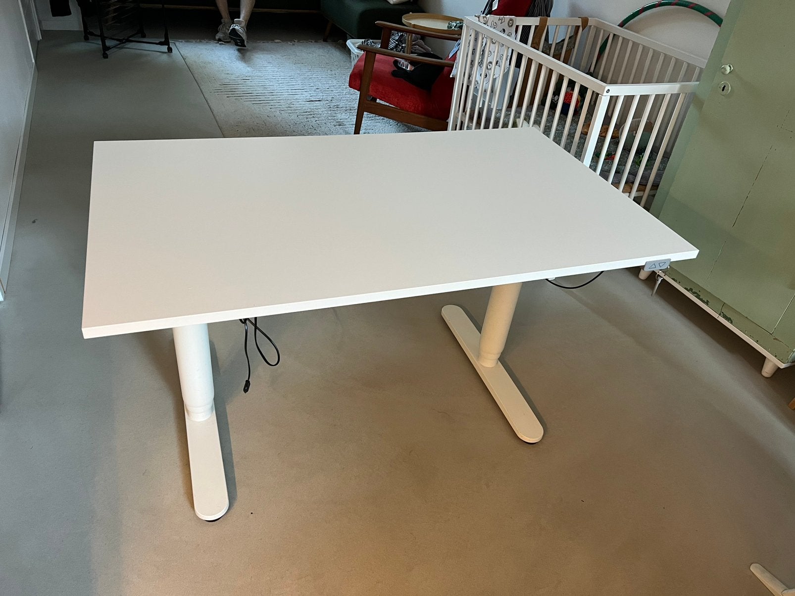 Elektrisch sta zit bureau Ikea met vilten paneel, Ophalen, Zit-sta bureau, Elektrisch, Gebruikt