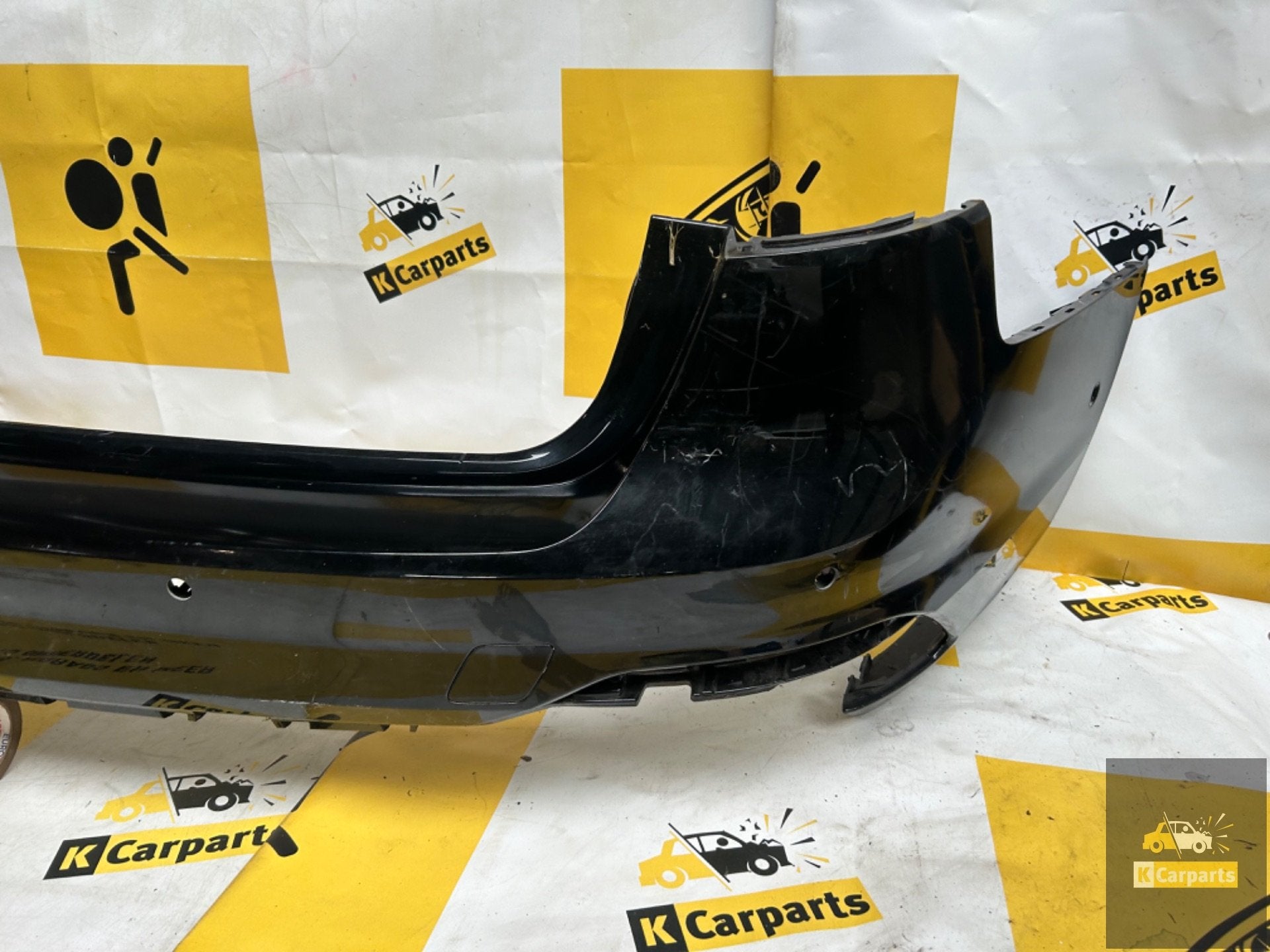 Achterbumper Audi A4 B9 8W Facelift RS4 8W9807511AJ 6x PDC, Gebruikt, AUDI AG, Auto-Union-Strasse 1
85045  Ingolstadt, DE, Bumper