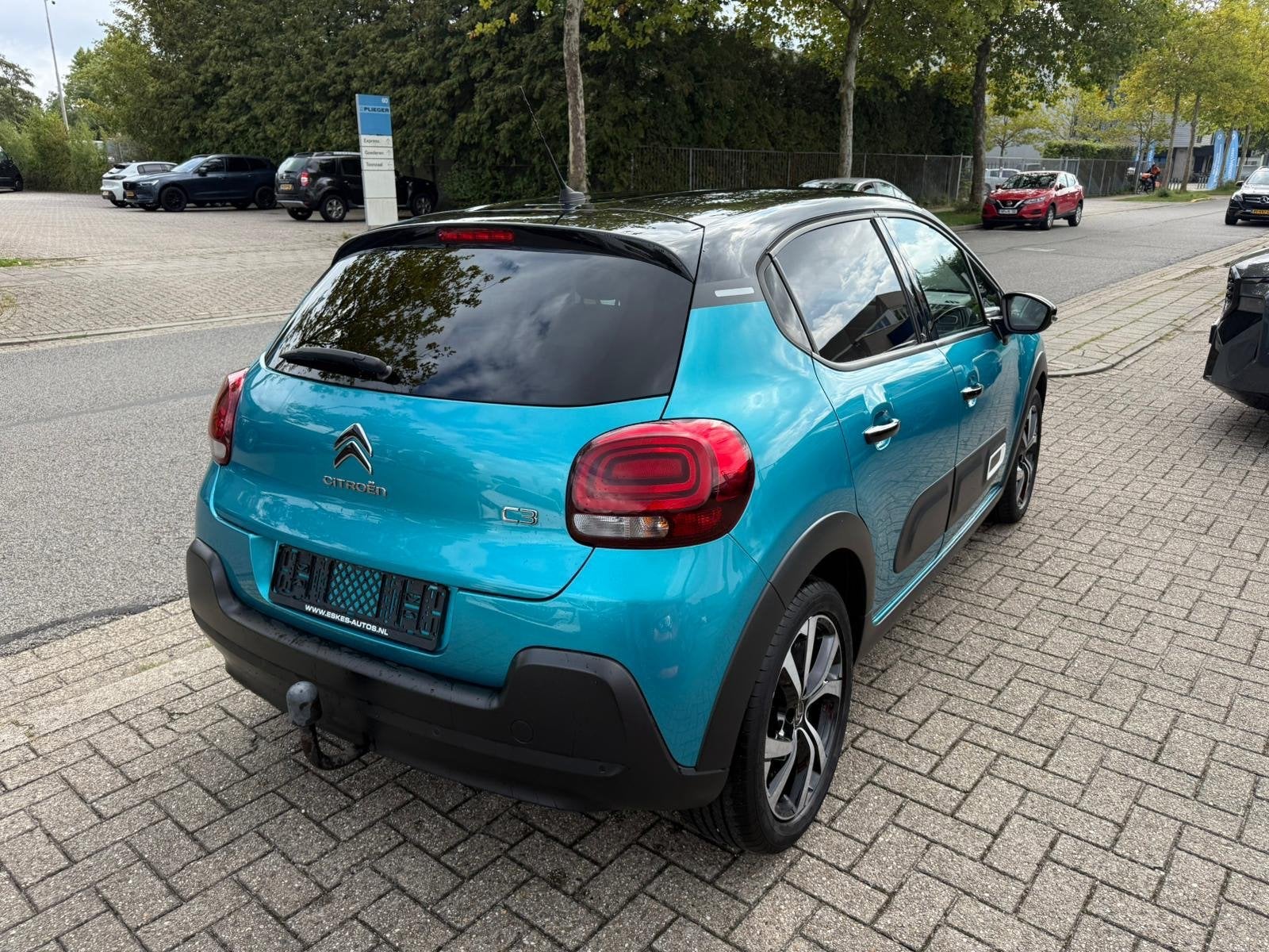 Citroen C3 1.2 PureTech Shine,Navi, Camera, Airco Dealer aut, Voorwielaandrijving, 83 pk, 450 kg, Gebruikt