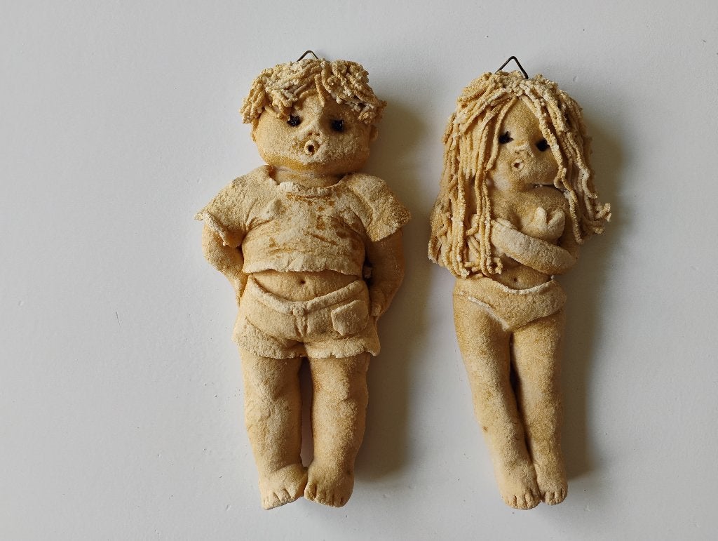 2 Poppetjes van brooddeeg ongeverfd jongen meisje 18 cm hoog, Ophalen of Verzenden, Zo goed als nieuw