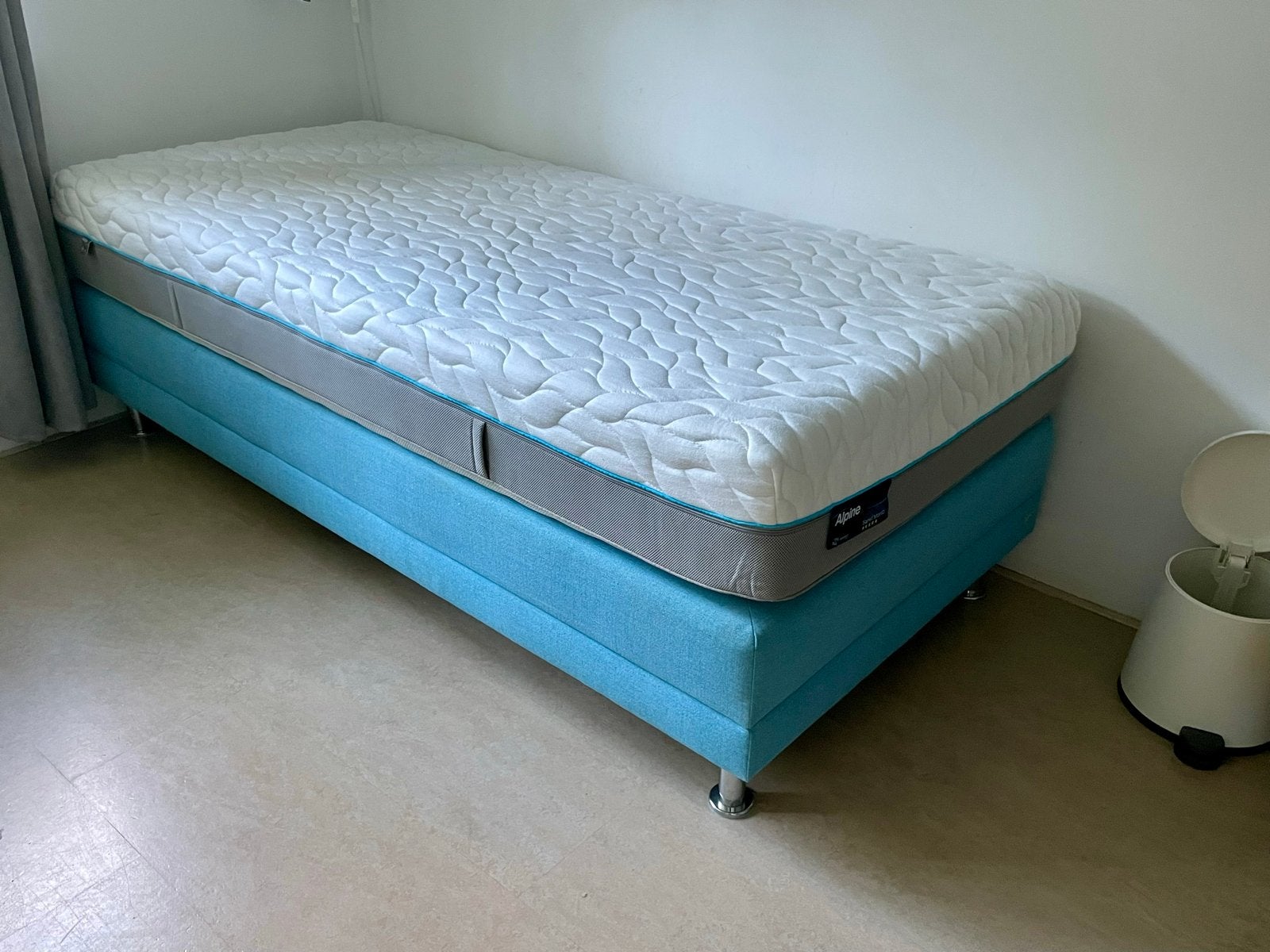 Alpine Plus Boxspring met Lausanne Matras - Eenpersoons, Gebruikt, 90 cm, Eenpersoons, Blauw