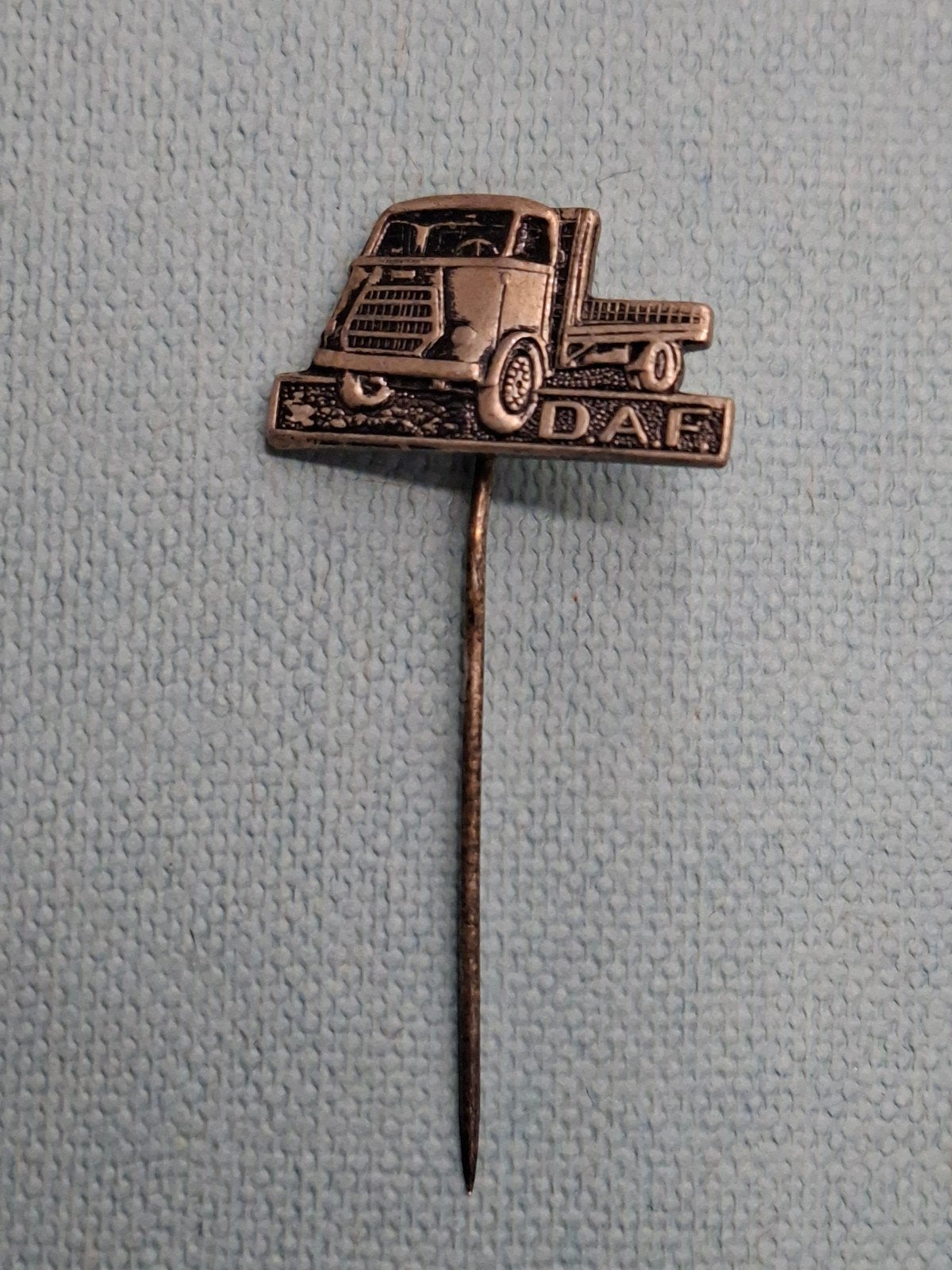 Speldje DAF 1600 Van Doorne's Automobiel Fabriek, Ophalen of Verzenden, Zo goed als nieuw, Transport, Speldje of Pin