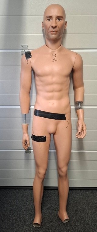 1 mannequin te koop, ideaal voor militaria look!, Ophalen of Verzenden, Landmacht, Nederland, Kleding of Schoenen