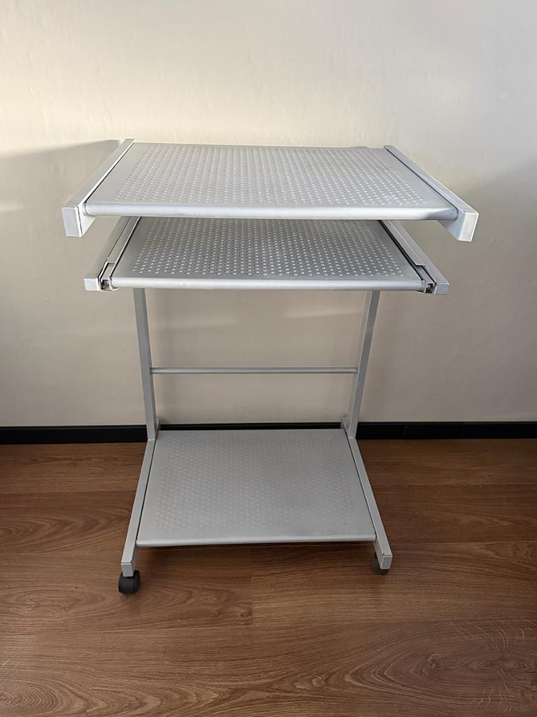 Aluminium computer bureau, Huis en Inrichting, Bureaus, Ophalen, 56 cm, Metaal, Zo goed als nieuw