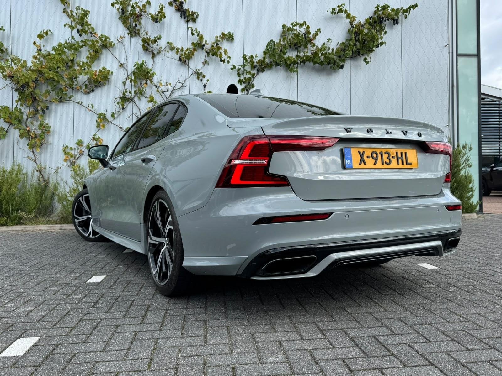 Volvo S60 2.0 B4 Plus Dark | Adaptieve Cruise Control | Heic, Auto's, 12 maanden, Euro 6, 4 cilinders, S60