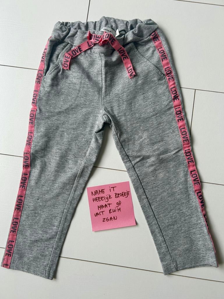 Name It sweatbroekje maat 98 als nieuw, Ophalen of Verzenden, Zo goed als nieuw, Meisje, Jas