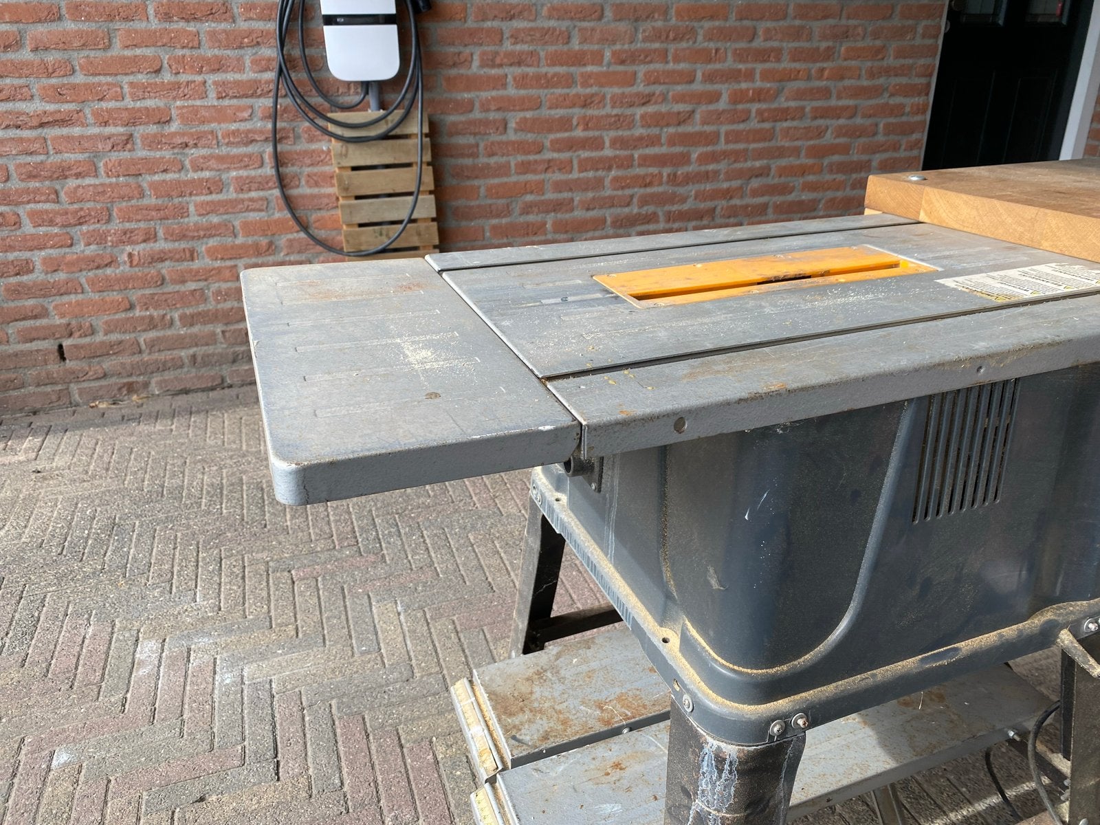 Robuuste tafelzaag met zaagtafel voor diverse klussen