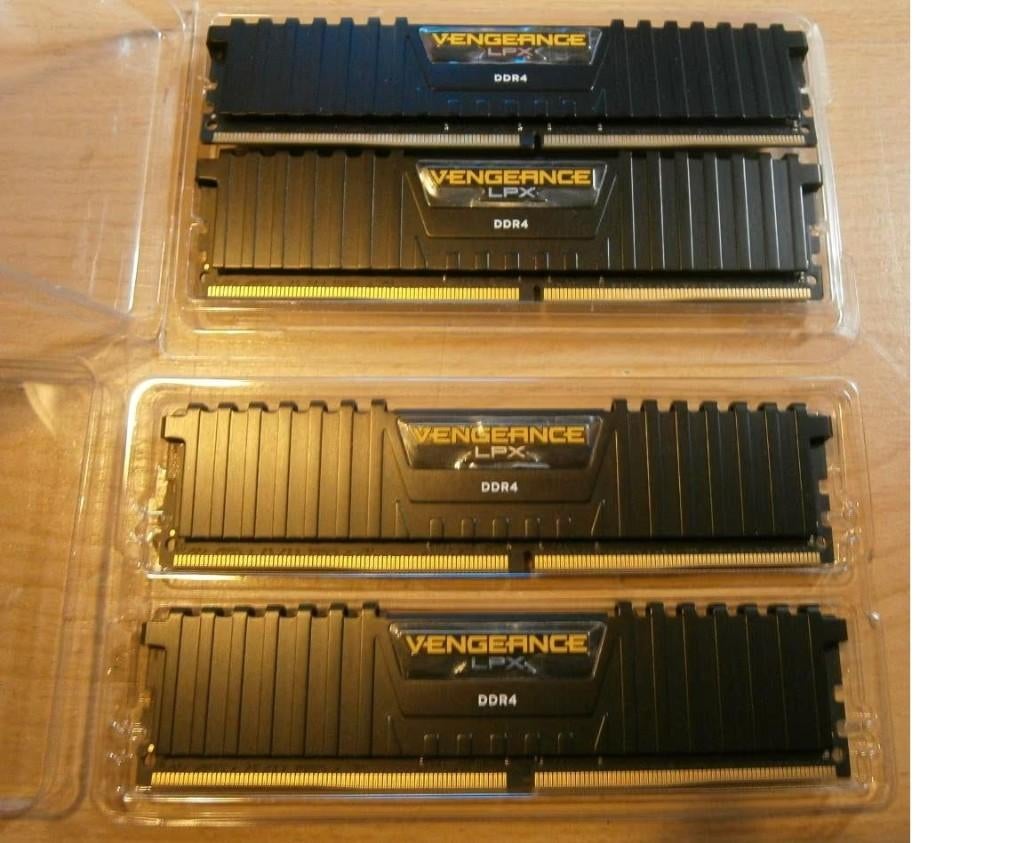 32gb Corsair Vengenge LPX DDR4 ( als nieuw ) Low Profile, Computers en Software, RAM geheugen, Ophalen, 32 GB, DDR4, Zo goed als nieuw