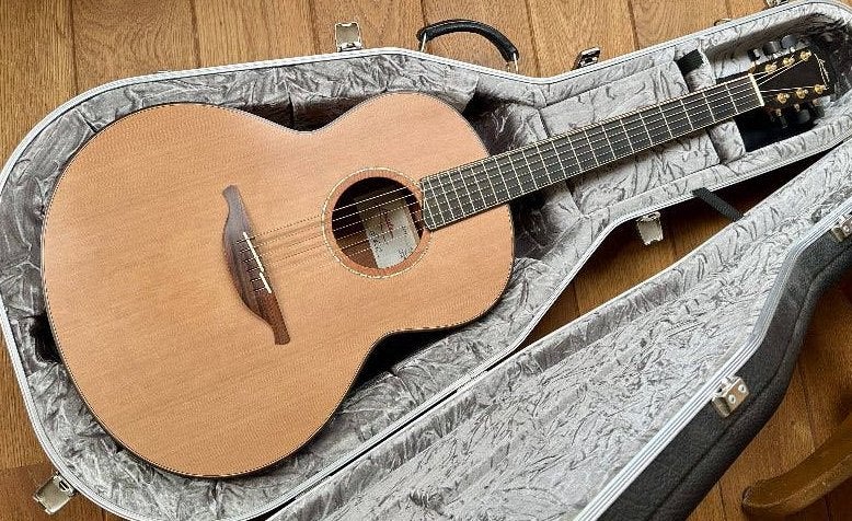 Lowden F50 Red Cedar/Ancient Cuban Mahogany, Muziek en Instrumenten, Snaarinstrumenten | Gitaren | Akoestisch, Ophalen, Zo goed als nieuw