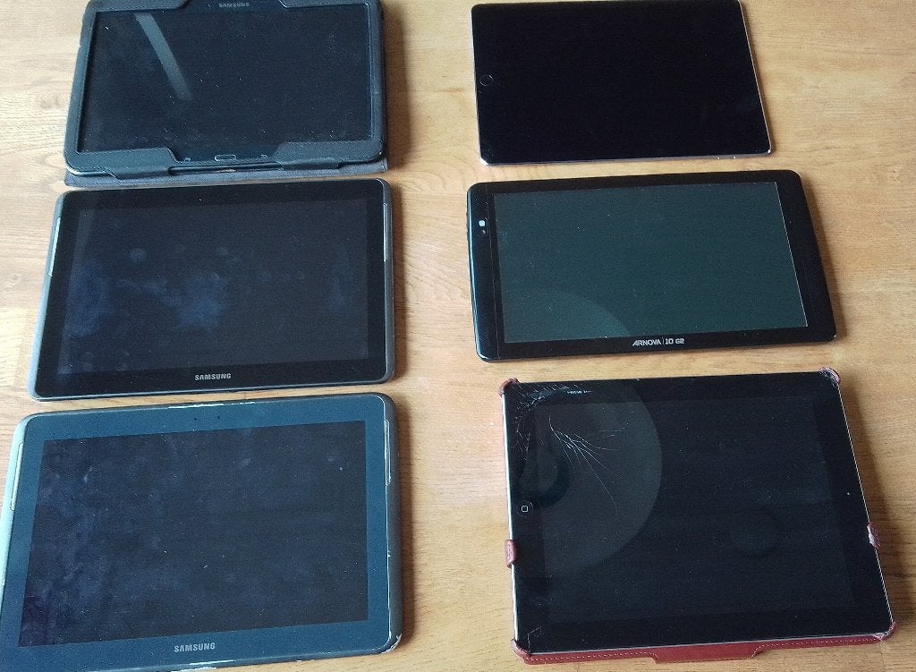 2x APPLE iPad. 3x Tabled SAMSUNG. 1x Tablet ARNOVA 10 G2, Gebruikt, Apple iPad, 12 inch, Ophalen of Verzenden