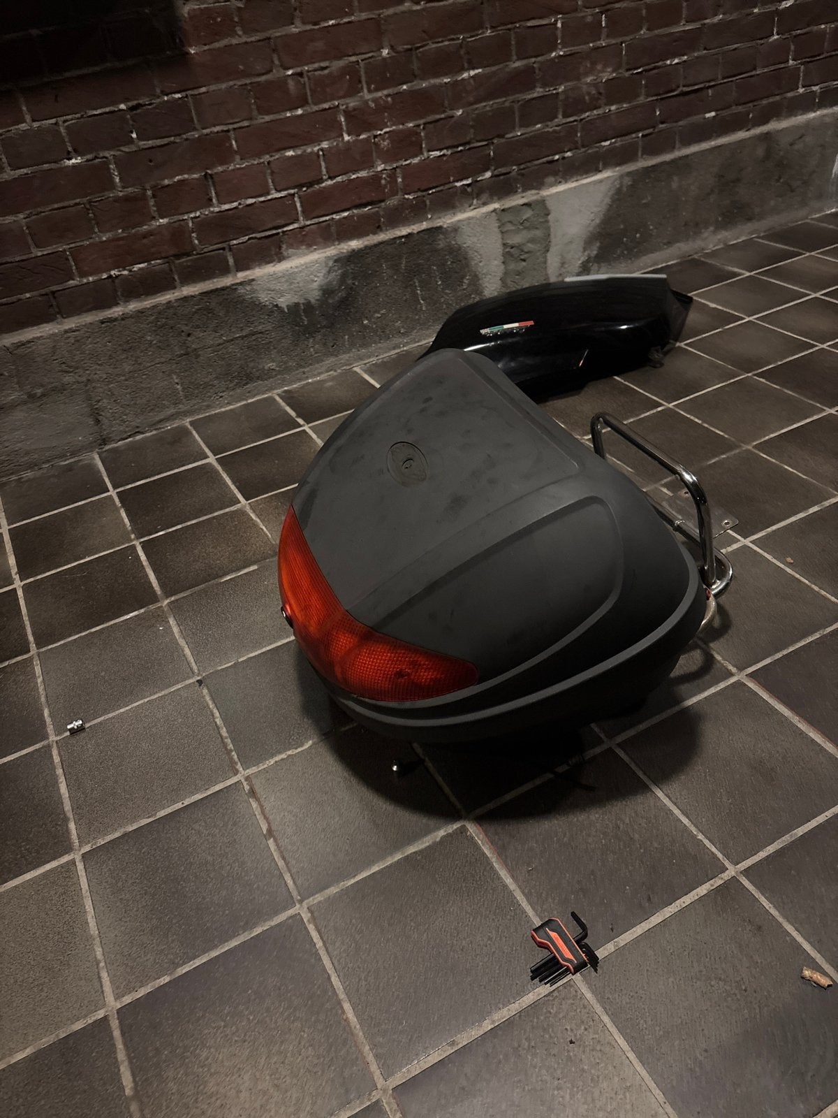 Piaggio Sfera achterkoffer zonder sleutel, Fietsen en Brommers, Ophalen, Gebruikt, Overige typen, Piaggio