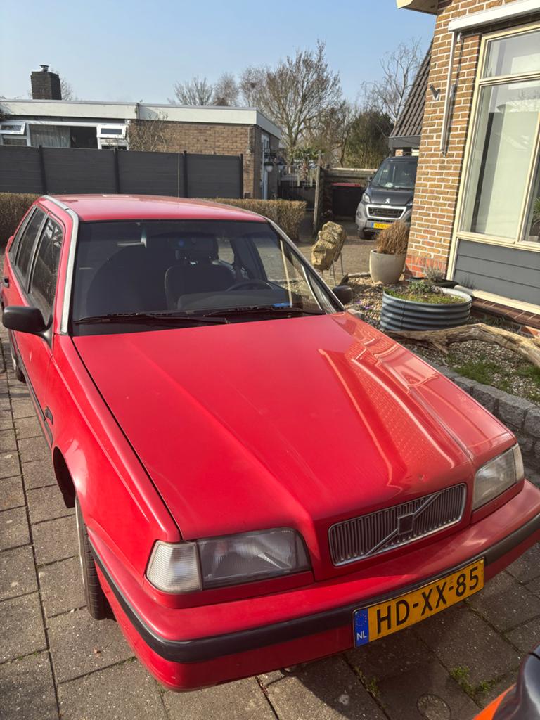 Volvo 440 1.8 DLI AUT E2 1993 Rood, Auto's, Volvo, Particulier, Benzine, Hatchback, Automaat, Origineel Nederlands, Rood, Voorwielaandrijving