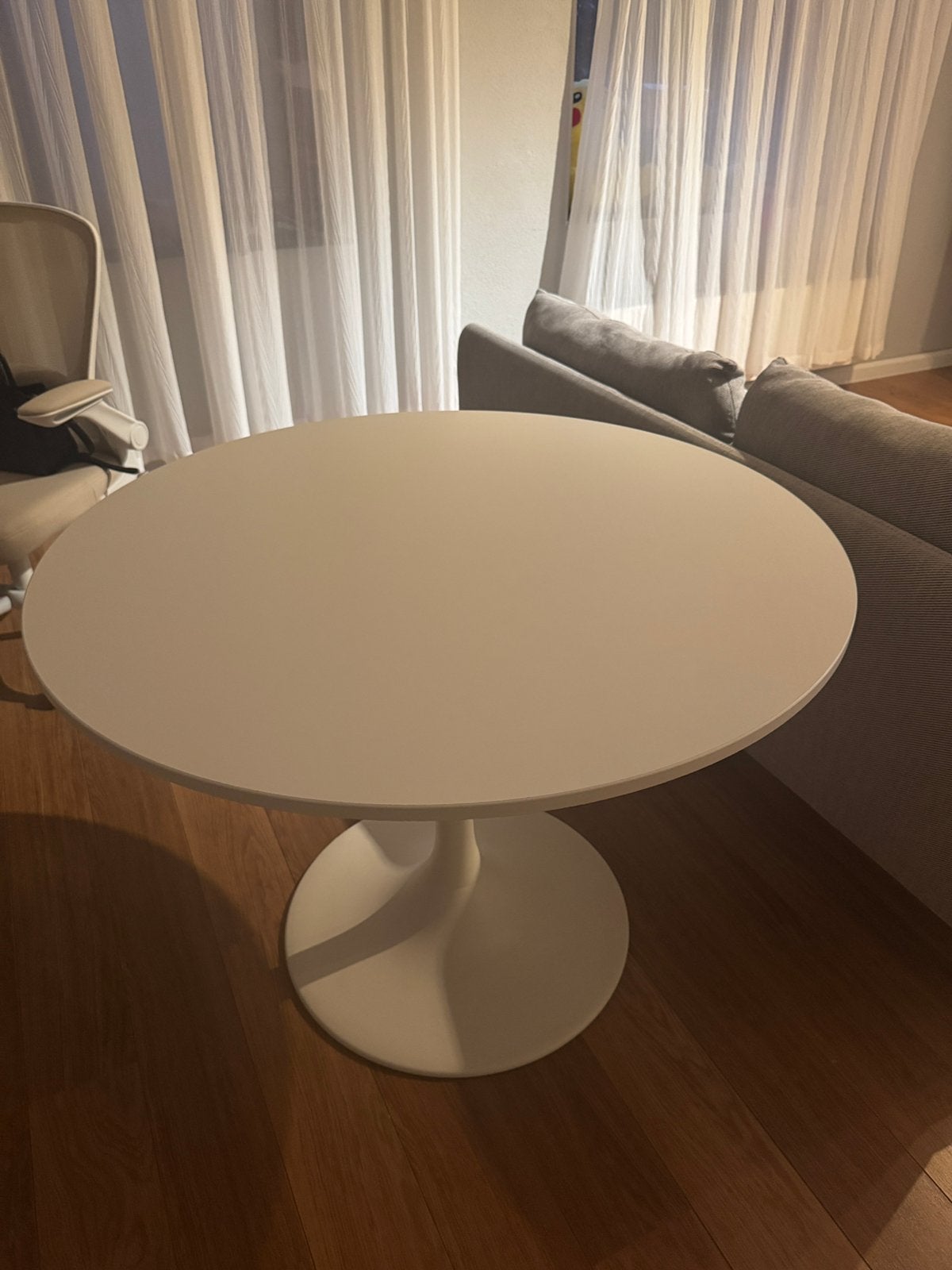Ikea Round Dining Table DOCKSTA, Ophalen, Zo goed als nieuw, Rechthoekig, 50 tot 100 cm