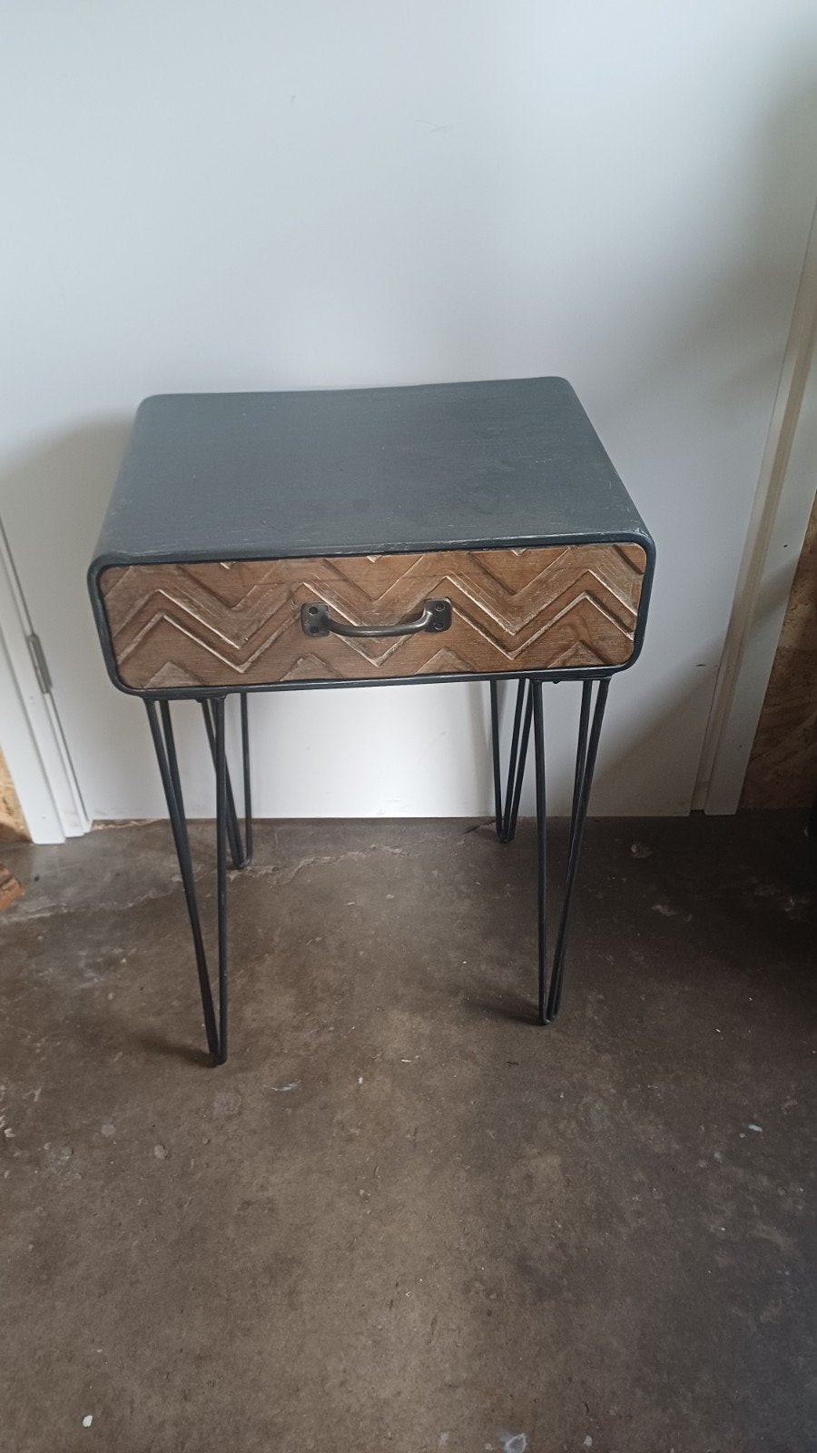(Nacht)kastje met lade en metalen poten, Ophalen, Minder dan 55 cm, Gebruikt, 60 cm of meer
