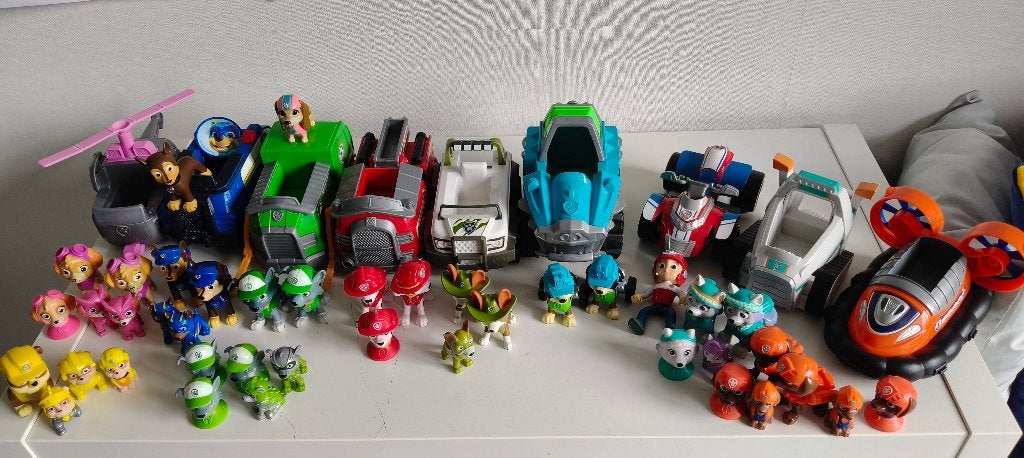 Paw patrol autos + opbergbak, Ophalen, Gebruikt