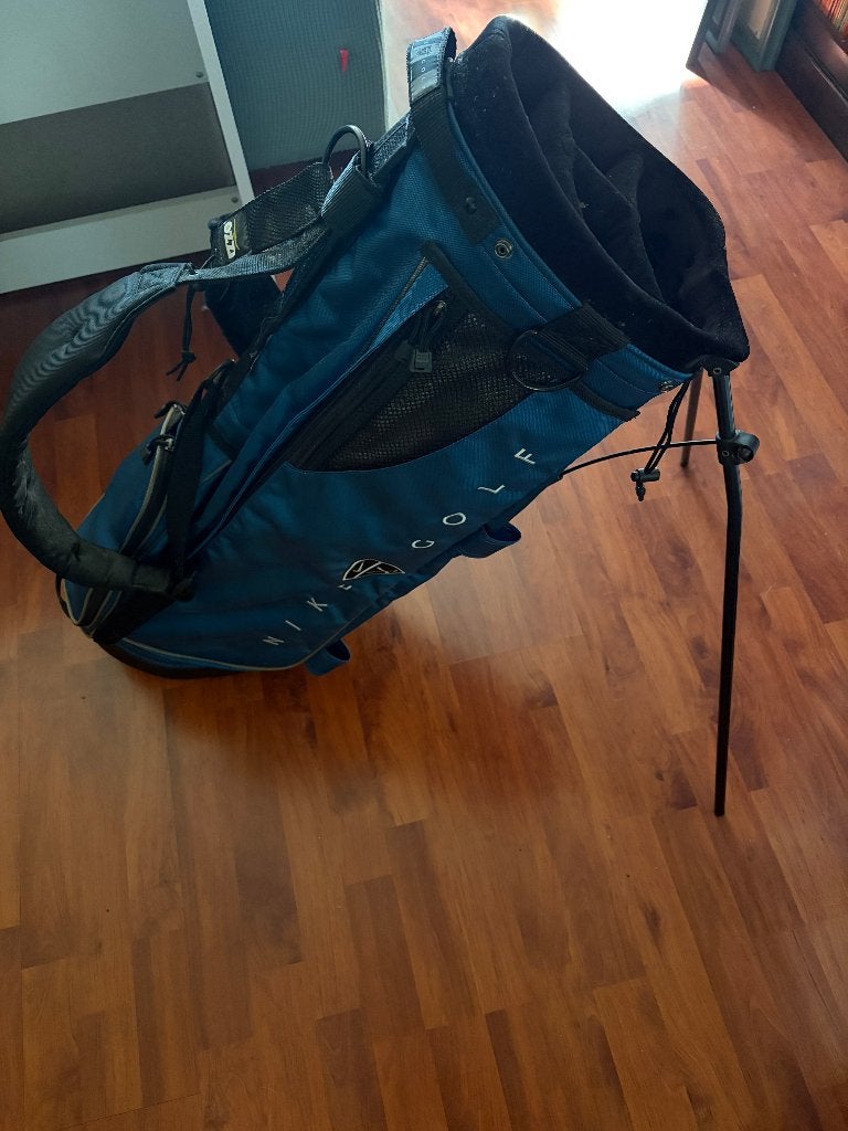 Nike golftas met gratis handdoek - Zo goed als nieuw, Ophalen, Zo goed als nieuw, Tas, Overige merken
