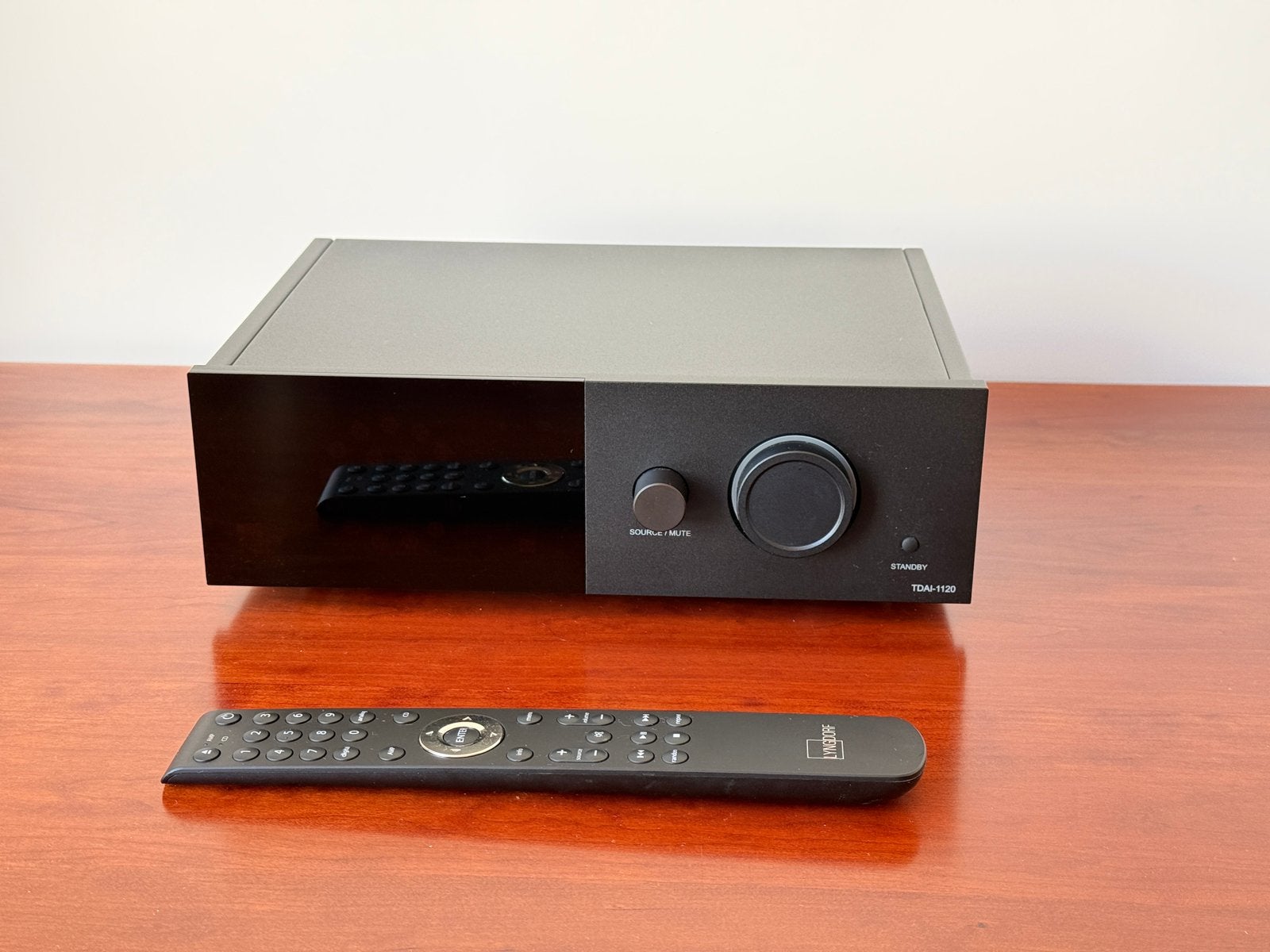 Lyngdorf TDAI-1120 + afstandsbediening | Nieuwstaat, Audio, Tv en Foto, Versterkers en Receivers, Zo goed als nieuw, 60 tot 120 watt