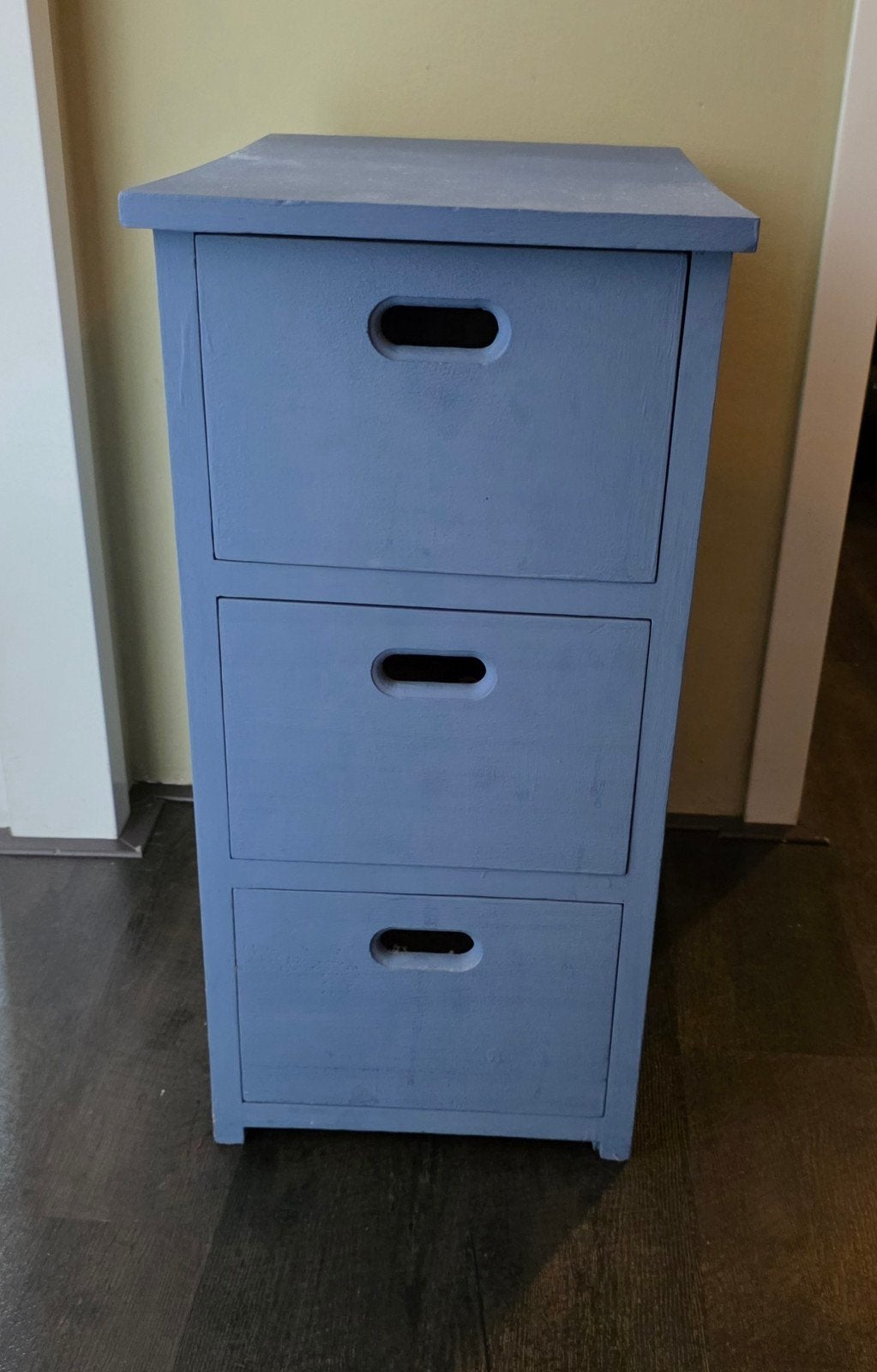 Blauw ladekastje / nachtkastje, Ophalen, Minder dan 50 cm, Gebruikt, Minder dan 100 cm