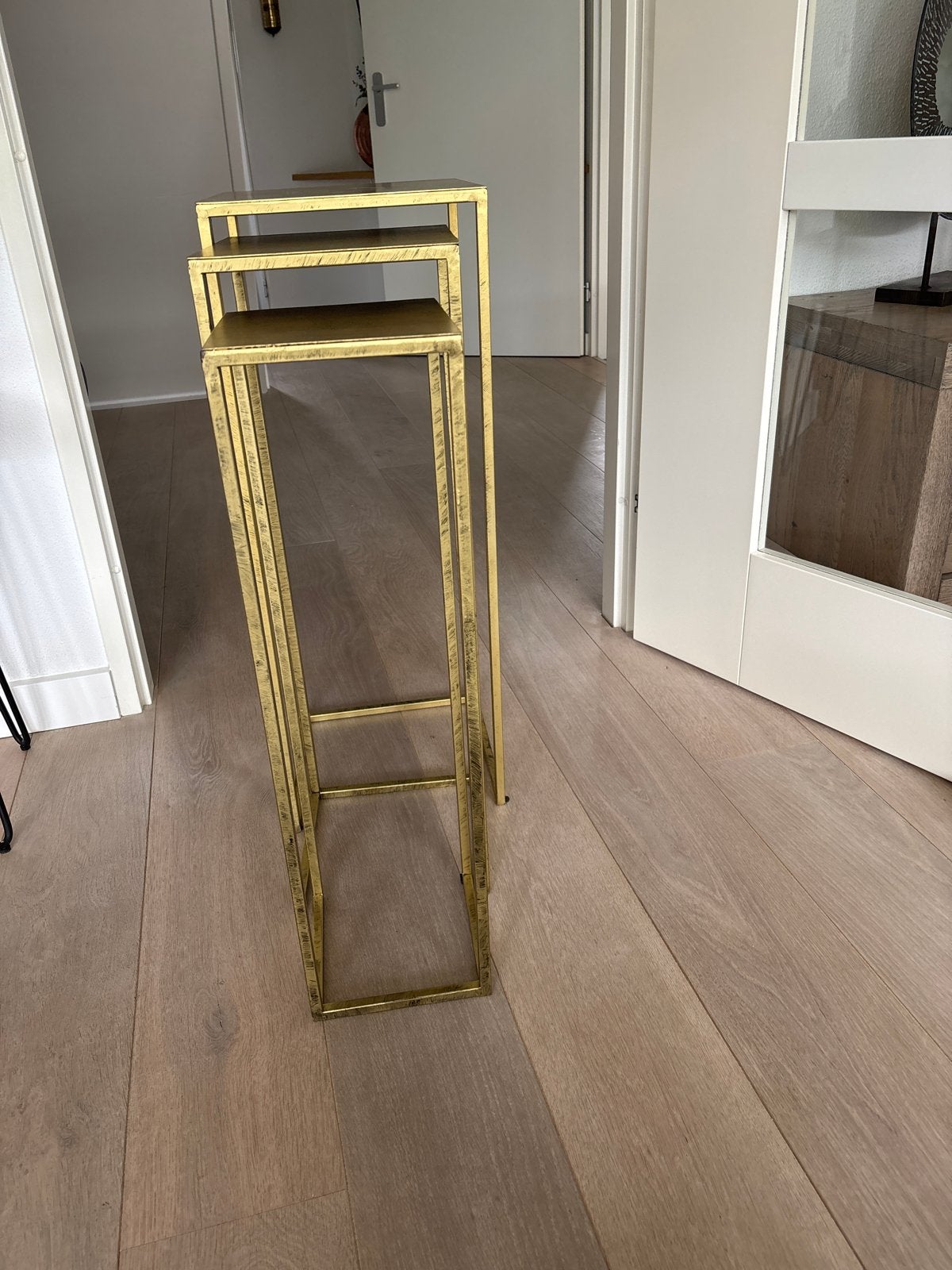 Set van 3 gouden bijzettafels / plantenstandaards, Ophalen, Minder dan 55 cm, Gebruikt, Metaal of Aluminium