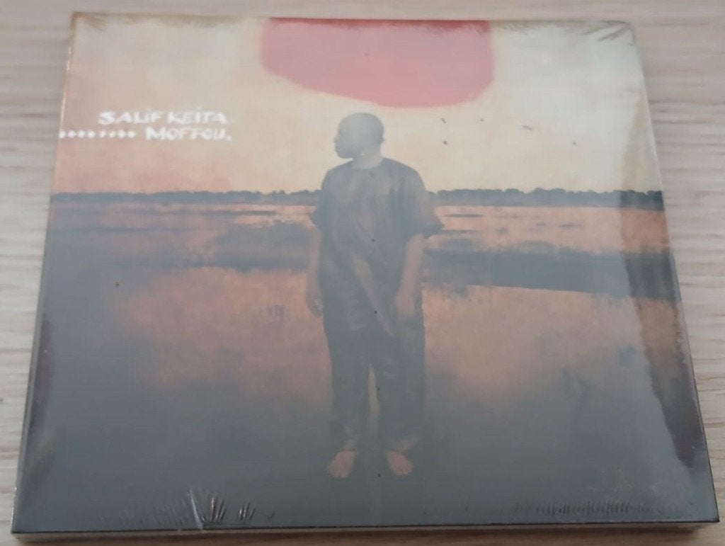 Salif Keita – Moffou (2002) – Nieuw & Geseald – Originele CD, Inclusief doosje, Traditioneel en Volksmuziek, Ophalen of Verzenden