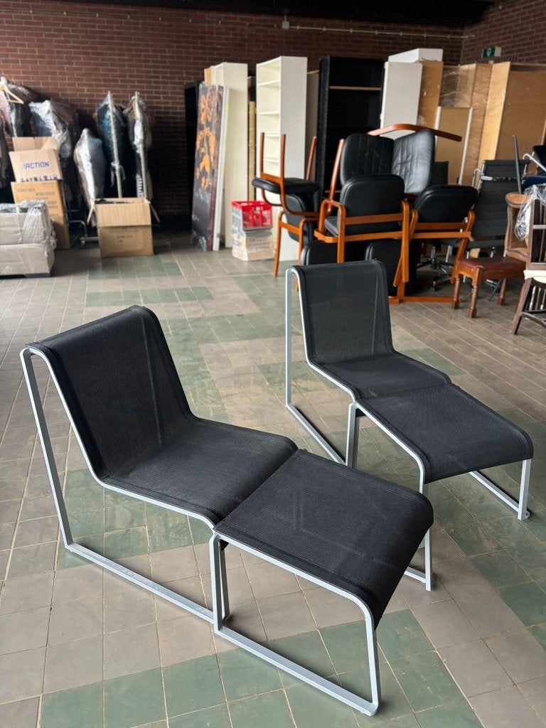 MODERNE LOUNGE SET: 2 STOELEN EN 2 VOETENBANKJES CS26717, Ophalen, Gebruikt, Kunststof