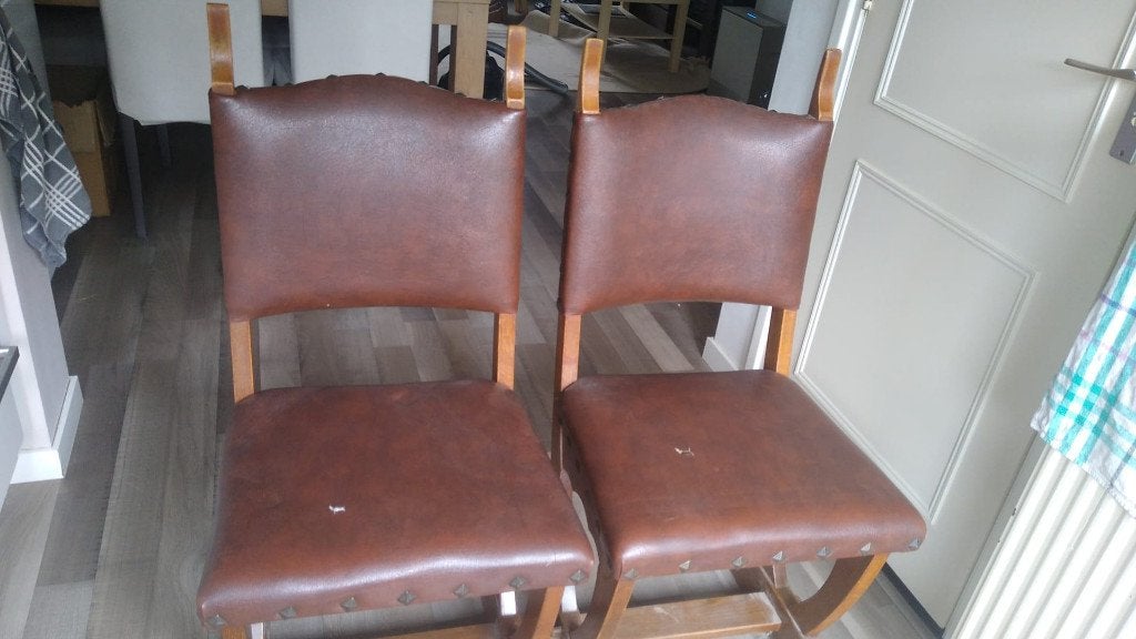 Vier houten eetkamerstoelen, Huis en Inrichting, Stoelen, Ophalen, Gebruikt, Bruin, Vier