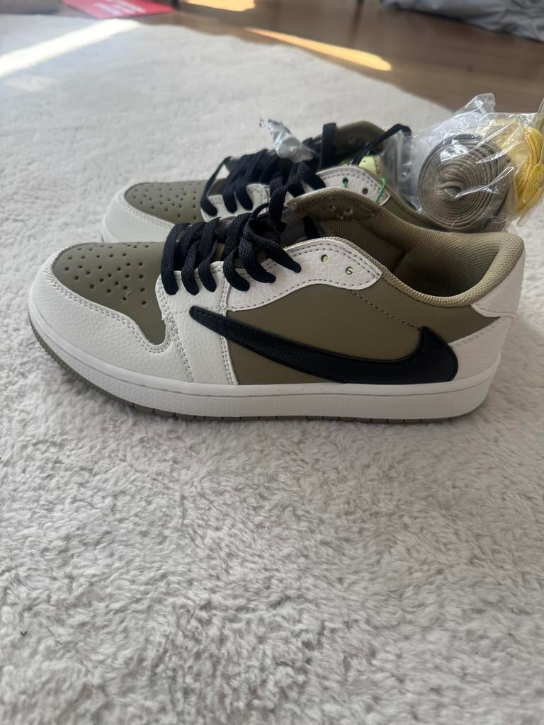 Nike Air Jordan 1 Low Travis Scott Golf Neutral Olive, Overige kleuren, Nieuw, Ophalen of Verzenden, Sneakers of Gympen